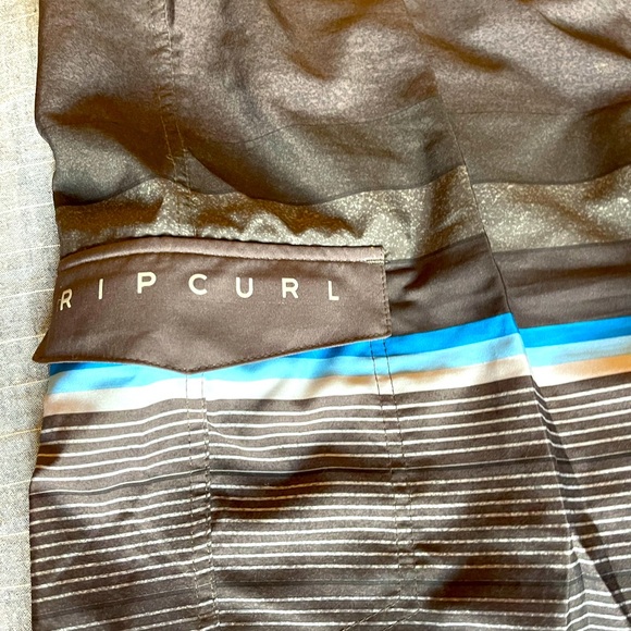 NEW!! 11 PAIRS OF BRAND NEW Swimming Shorts, V Workout Shorts & Golf Shorts!! - Picture 7 of 15